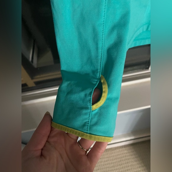 Reebok running jacket - Picture 4 of 4